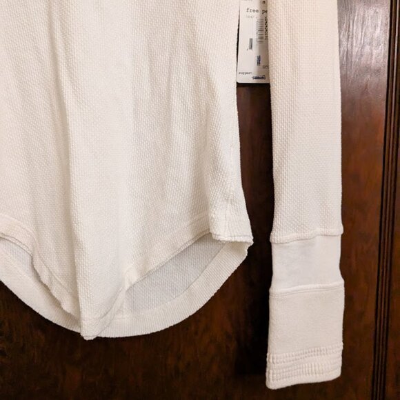 NWT! Free People We the Free Sunnie Valley Cuff Thermal - Picture 6 of 11